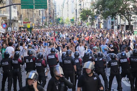 Incidentes en el Congreso por Reforma Previsional (NA)