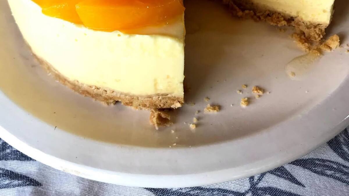 Cheesecake de durazno para Navidad: cómo hacer este postre irresistible y refrescante, ideal para el verano