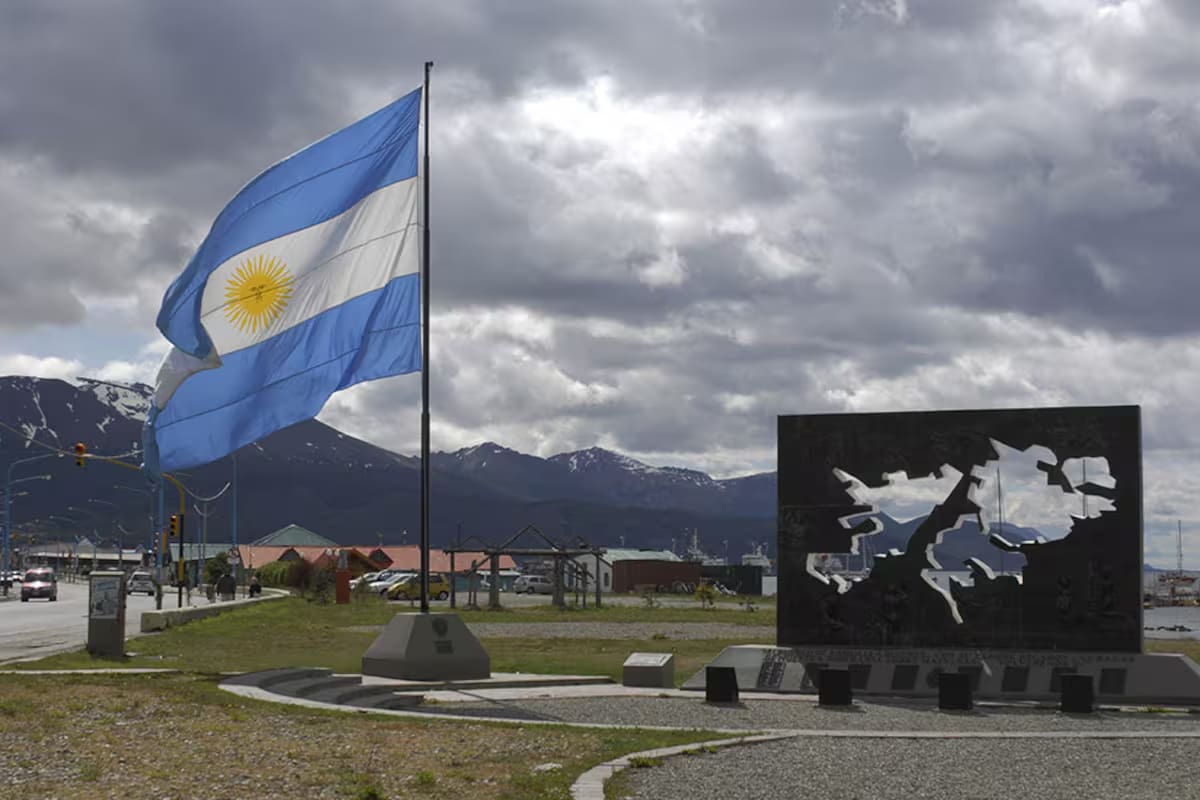 La historia de la marcha sobre Malvinas