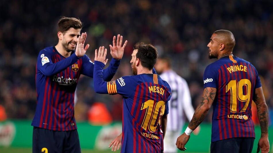 Festejo de Messi y Pique en el gol de Barcelona ante el Valladolid (Reuters)