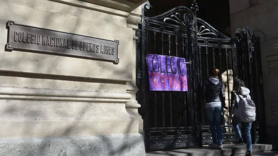 Colegio Nacional de Buenos Aires tomado