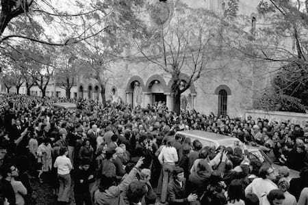 El domingo 12 de mayo, una multitud de acercó a la iglesia San Francisco Solano para despedir al padre Mugica