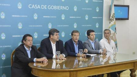 Rodolfo Suárez, gobernador de Mendoza, NA