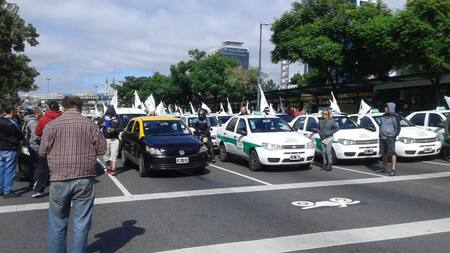 Protesta de taxistas en el Centro Porteño
