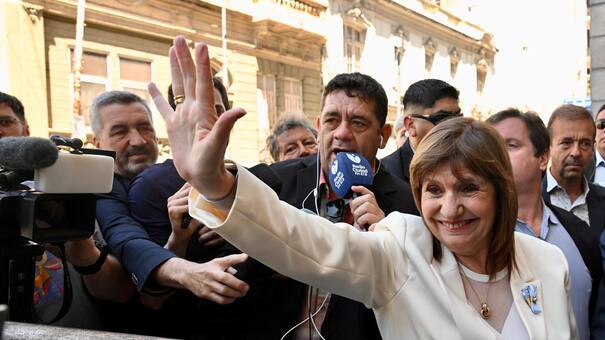 Llegó Bullrich al Senado para reunirse con Victoria Villarruel: el trasfondo del encuentro