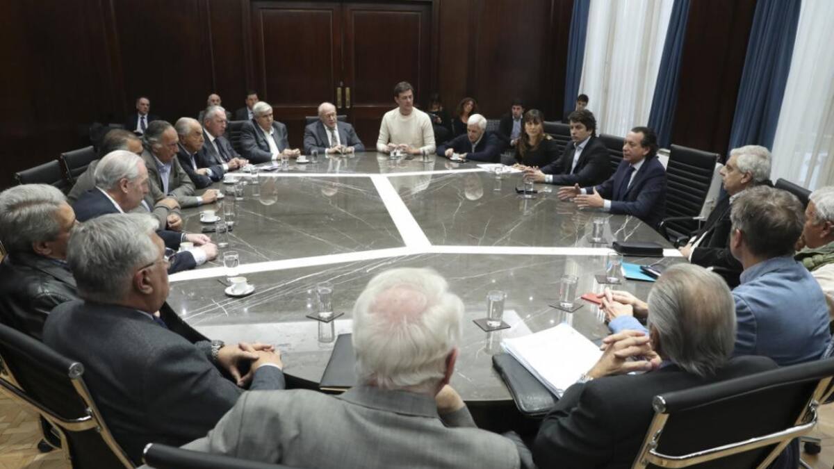 El ministro Dante Sica encabezó una reunión con la UIA y la CGT. Foto: NA