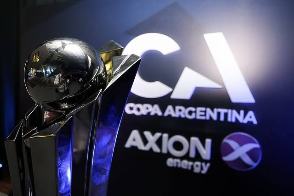 Trofeo de la Copa Argentina. Foto: Instagram @copaargentinaoficial