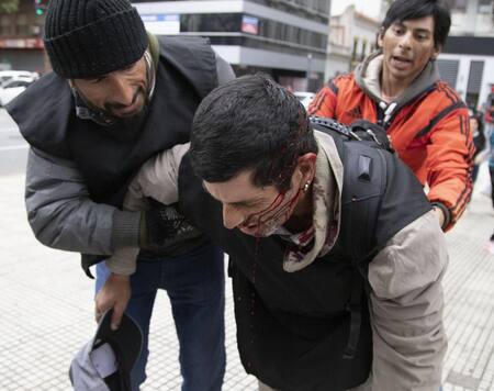Incidentes en acampe frente al ministerio de Desarrollo social, protesta agrupaciones sociales, NA