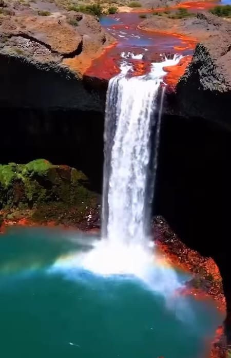 Salto del Agrio, Neuquén. Foto X.