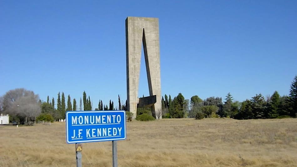 Monumento a Kennedy en La Pampa. Foto: NA