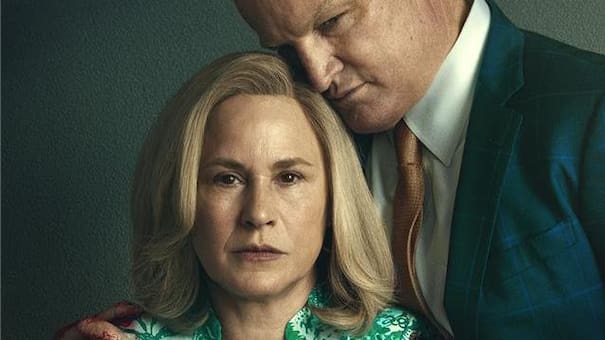 Asesinatos, escándalos y estafas: la miniserie de Disney+ que ya está entre las más vistas por su historia dramática y muertes misteriosas
