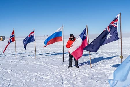 Gabriel Boric durante la denominada ‘Operación Estrella Polar III’ en el Polo Sur. Foto: EFE/ Presidencia de Chile
