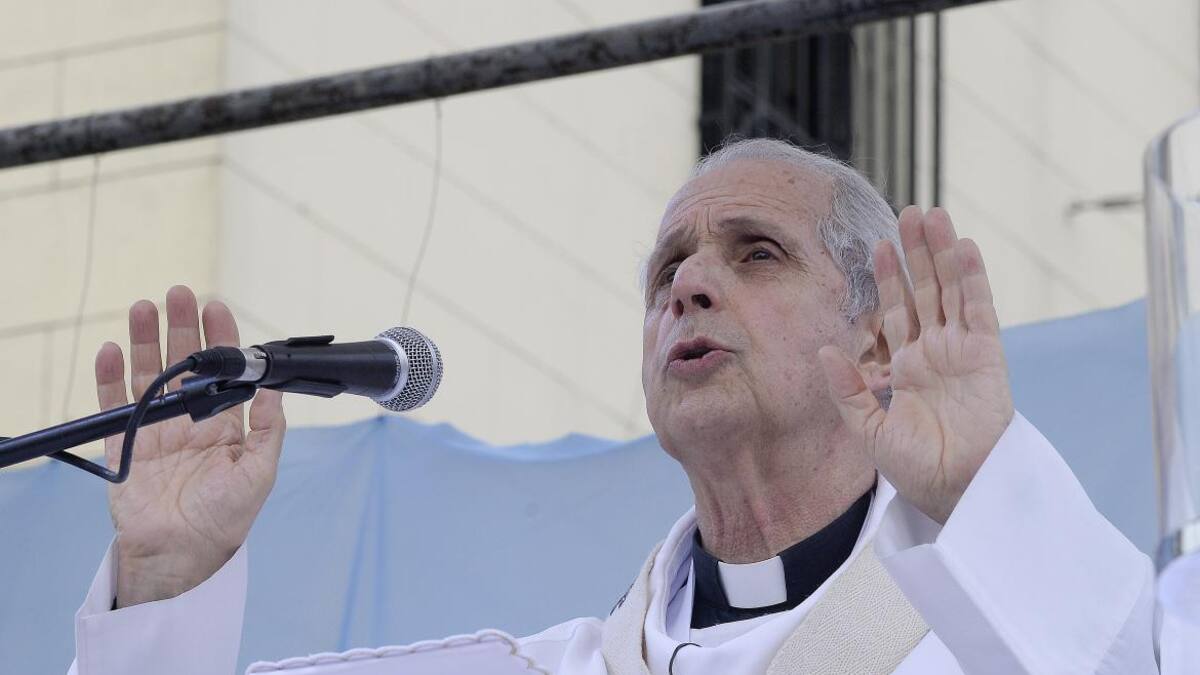 Iglesia, Mario Poli en San Cayetano, NA