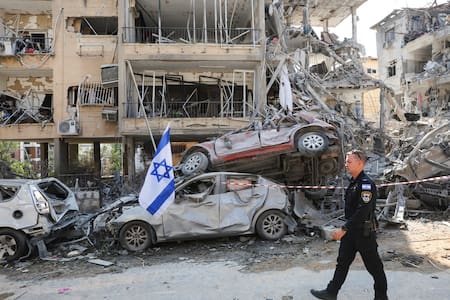 Bombardeo de Irán sobre Israel. Foto: REUTERS/Ronen Zvulun.