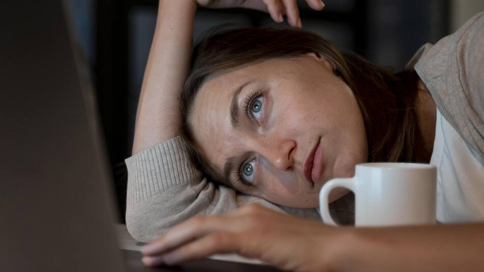 Insomnio, trasnochar . Foto: Freepik