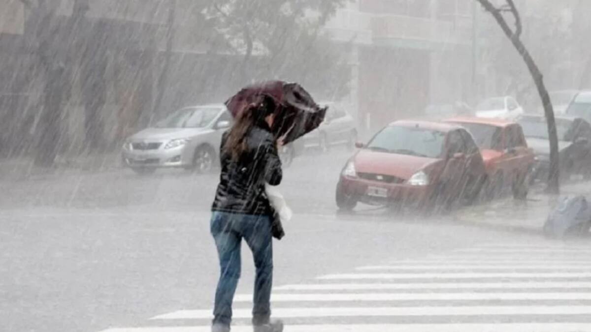A qué hora llueve este domingo en el AMBA. Foto: NA.