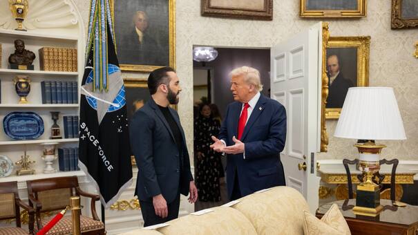 La Casa Blanca estudia la legalidad de enviar a estadounidenses a la megacárcel de Bukele en El Salvador