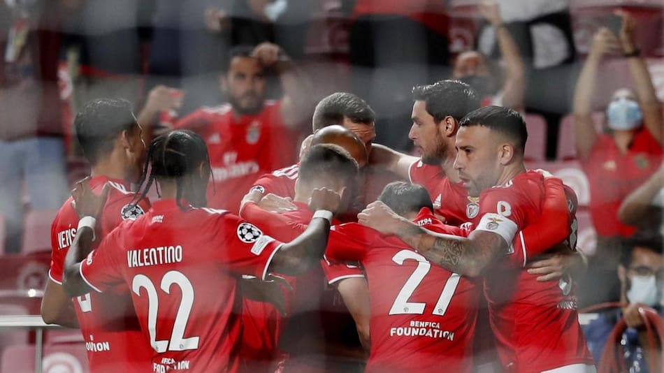 Festejo del Benfica ante el Barcelona por la Champions League, REUTERS