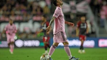 Salida del campo de Lionel Messi en el Inter Miami. Foto: REUTERS.