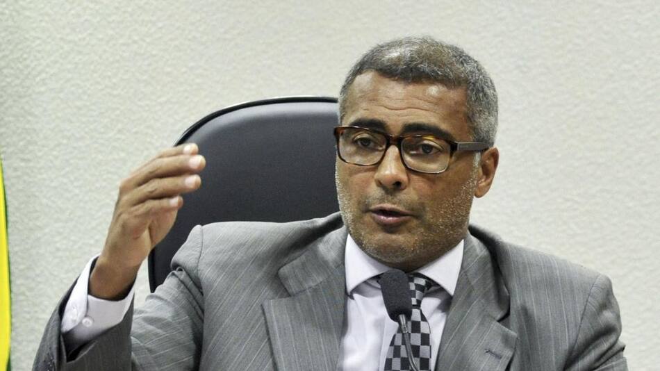 Romaro - investigado por lavado de dinero