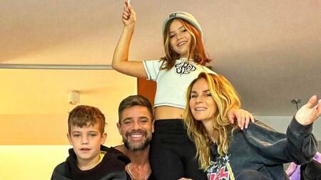 Luciano Castro y Sabrina Rojas juntos en el cumple de su hija Esperanza. Foto: Instagram @castrolucianook.