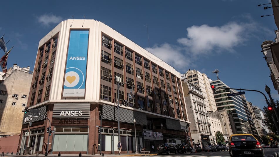 ANSES advierte sobre estafas telefónicas y virtuales.