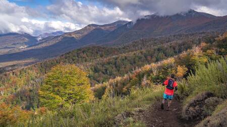 Senderismo en Bariloche. Foto: NA