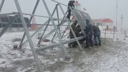 Argentina retiró los paneles soltares que estaban en territorio chileno. Foto: Twitter.