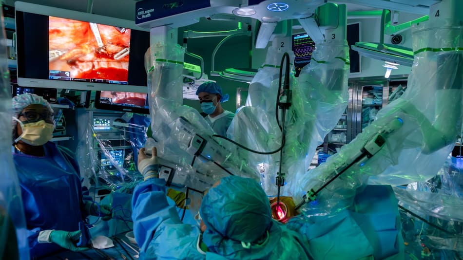 Primer trasplante de pulmón doble totalmente robótico. Foto: Colin DeVries, Langone Health, NYU.