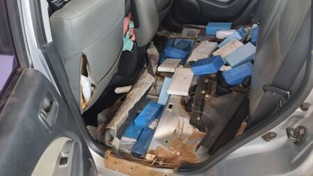 La Aduana secuestró la mercadería y el rodado. Foto: AFIP.