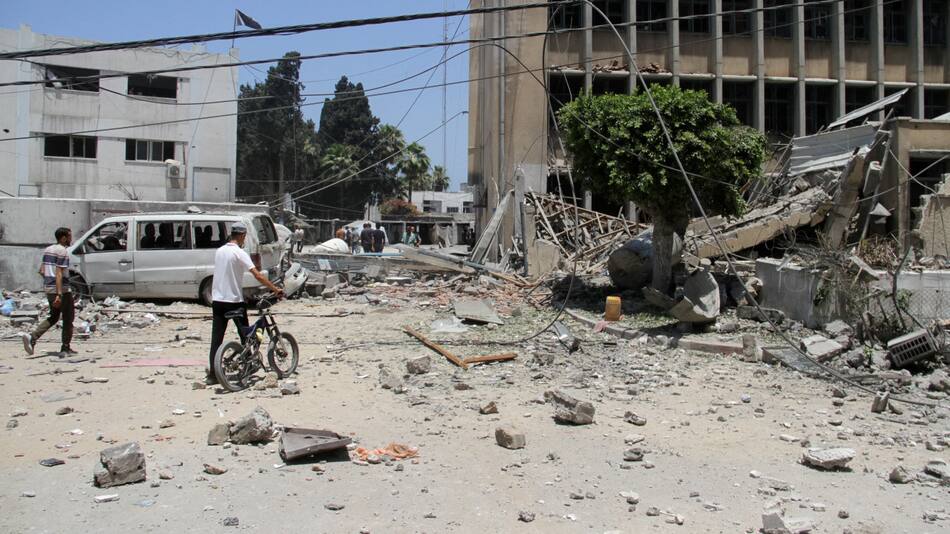 Ataque israelí contra instalaciones de la UNRWA. Foto: Reuters