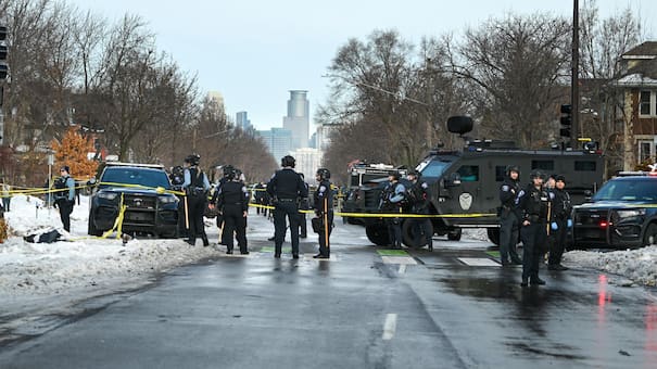 Un agente migratorio asesinó a una mujer estadounidense en Minnesota y declararon el estado de emergencia: qué dijo Trump