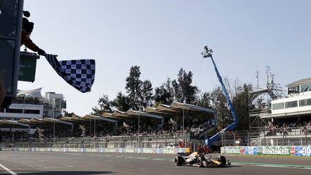 Max Verstappen ganó el Gran Premio de México de Fórmula 1. Foto: Reuters.