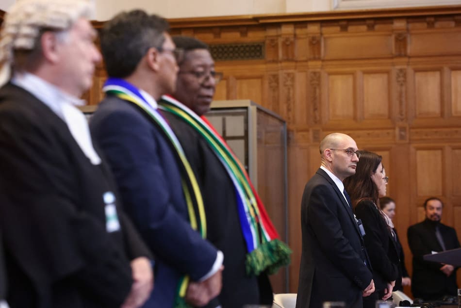 Representantes de Sudáfrica e Israel ante la CIJ. Foto: Reuters.