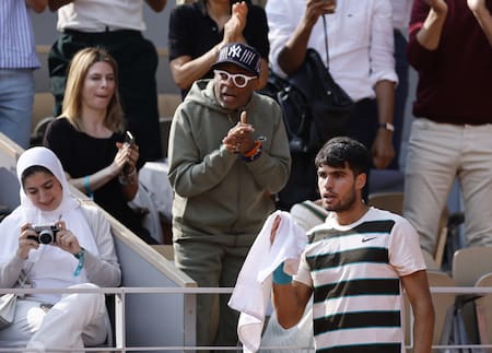 Famosos en la final de Roland Garros. Foto: Reuters/Stephanie Lecocq