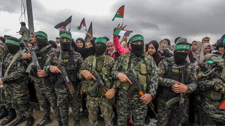 Terroristas de Hamás. Foto: EFE/Mohammed Saber