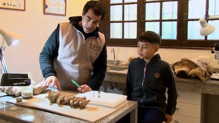 Paleontología en Miramar. Foto captura Ruptly.