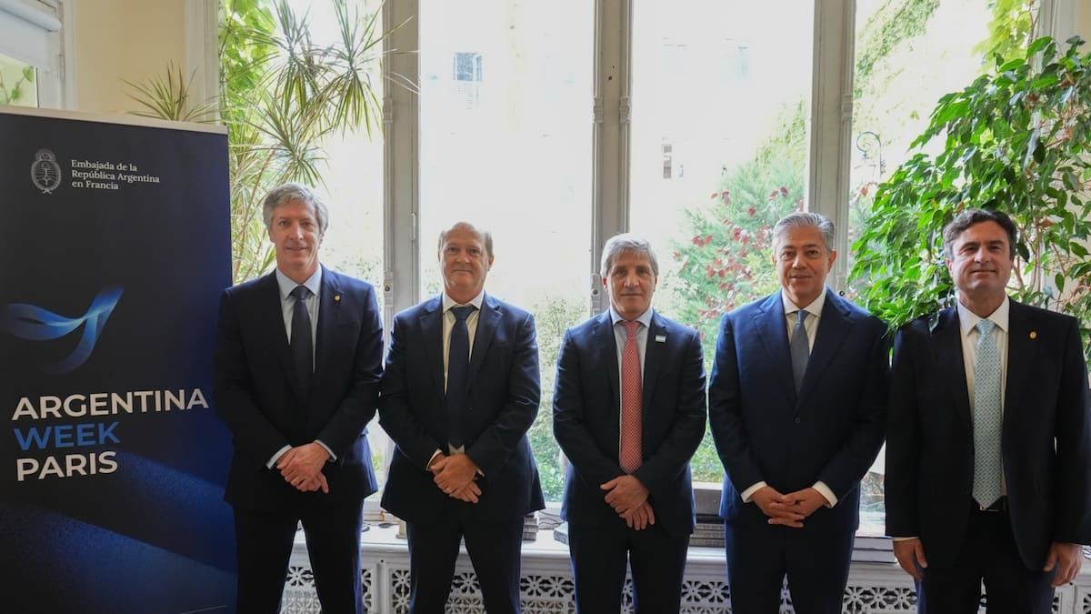 Luis Caputo anunció un nuevo RIGI por US$12.500 millones en Vaca Muerta.