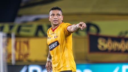 Mario Pineida en el Barcelona de Ecuador.
