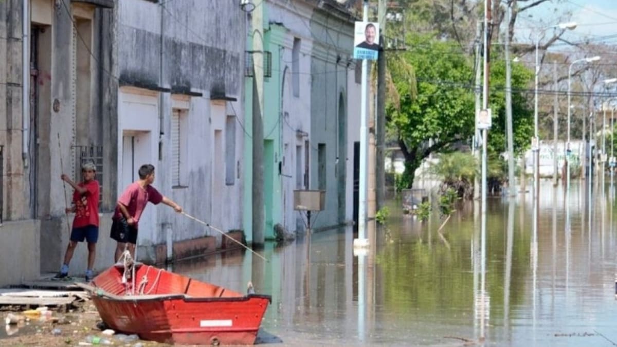 El fenómeno de El Niño agrava la crecida del río Paraná y mantiene en bajo alerta a las provincias del Litoral