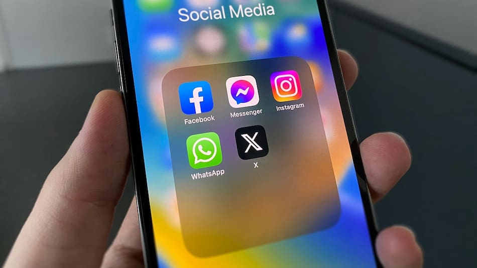 Facebook; Messenger; Instagram; WhatsApp; X.