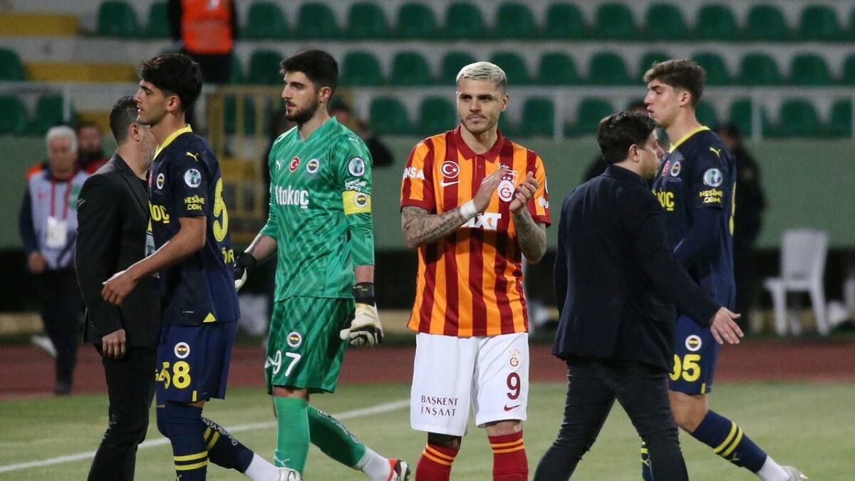 Escándalo en la final de la Supercopa de Turquía. Foto: Reuters.