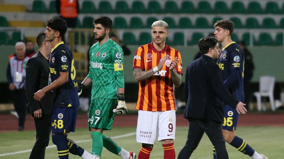 Escándalo en la final de la Supercopa de Turquía. Foto: Reuters.