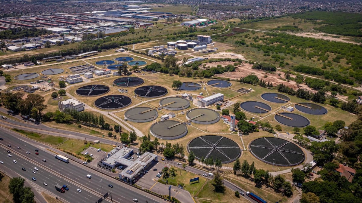 Primera planta de tratamiento del líquido cloacal con microalgas