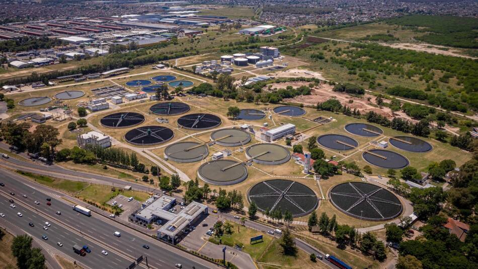 Primera planta de tratamiento del líquido cloacal con microalgas