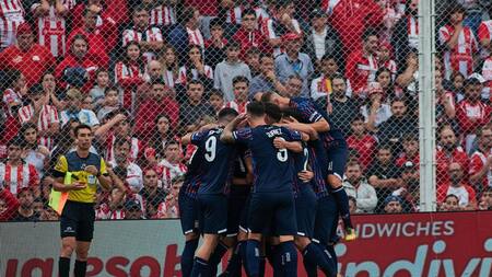 Foto final; Instituto vs. Talleres. Foto: Twitter @CATalleresdecba.