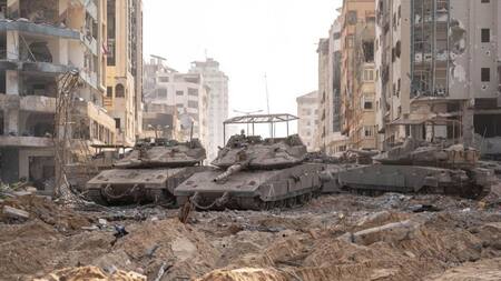 Tanques de guerra israelíes en la Franja de Gaza: Foto: Reuters