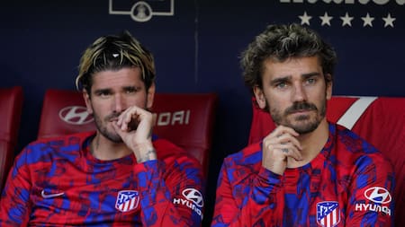 Rodrigo De Paul y Antoine Griezmann. Foto: Reuters