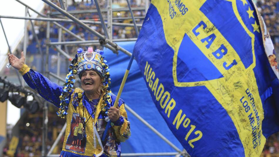 ¿Qué le pasa al cuerpo y cabeza de un hincha cuando ve un partido de fútbol?. Foto: NA