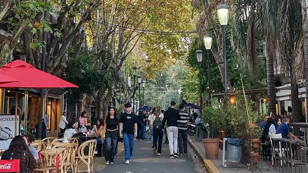 Le dicen “El jardín de la Ciudad” e impacta por su polo gastronómico: el barrio de CABA elegido entre “los más cool” del mundo